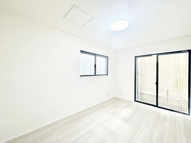 爽やかな日差しがお部屋全体を優しく包み込んでくれます