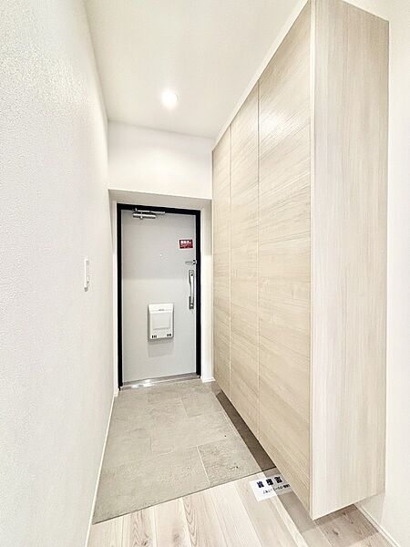 いつも気持ち良くご家族を迎えられる玄関収納付　