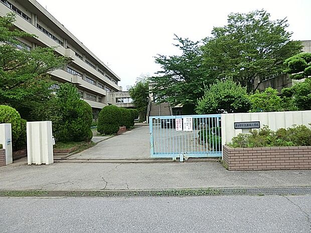 小学校 770m 春日部市立藤塚小学校