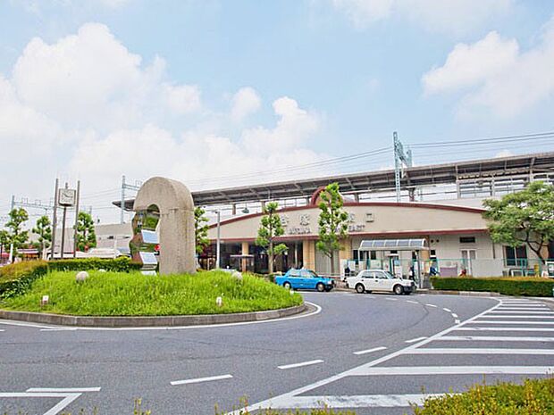 駅 560m 谷塚駅