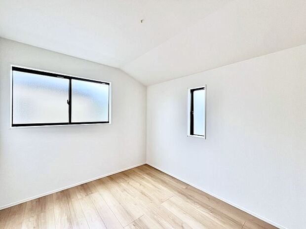 2面採光なので、明るく風通しも良く心地良い生活が送れます。