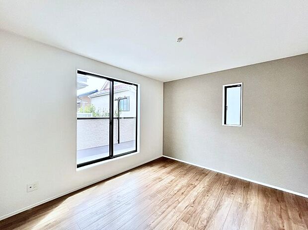 爽やかな日差しがお部屋全体を優しく包み込んでくれます