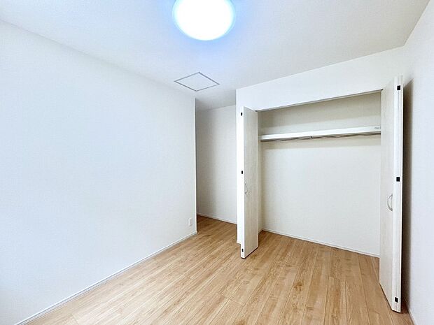 子供部屋にもおすすめな収納スペースたっぷりの居室