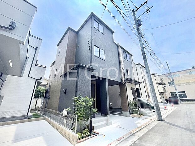 洗練された外観、上質な住空間が広がる室内は永く安心して過ごせる住居です。