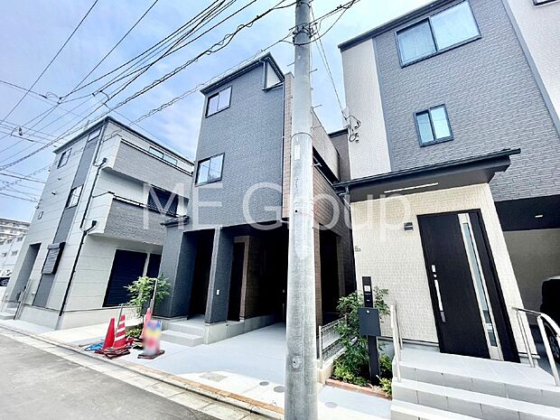 シンプルで落ち着きのある建物は住むかたの個性でオリジナルなものになっていきます。