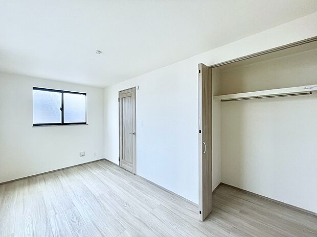 子供部屋にもおすすめな収納スペースたっぷりの居室