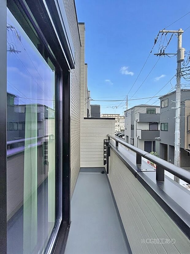 暖かな陽光が降り注ぐバルコニーはお洗濯におすすめ。爽やかな風も心地よいです。