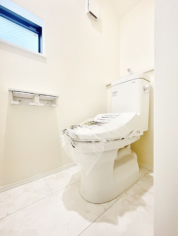 トイレは安心の2箇所！朝のバタバタも一安心です。 