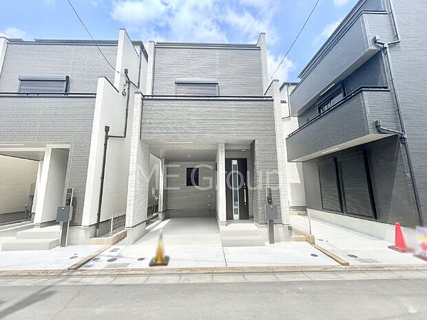 洗練された外観、上質な住空間が広がる室内は永く安心して過ごせる住居です。