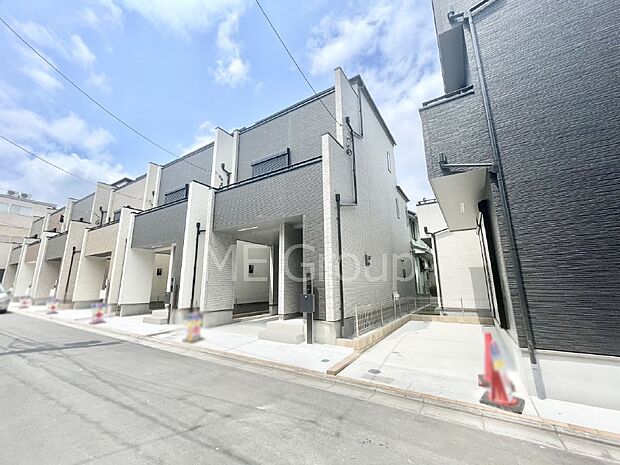 前面道路はきちんと整備されています