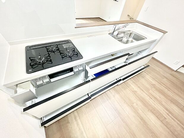 使いやすさを優先したスライド式収納タイプ!