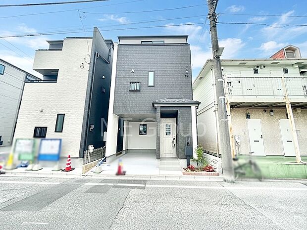洗練された外観、上質な住空間が広がる室内は永く安心して過ごせる住居です。