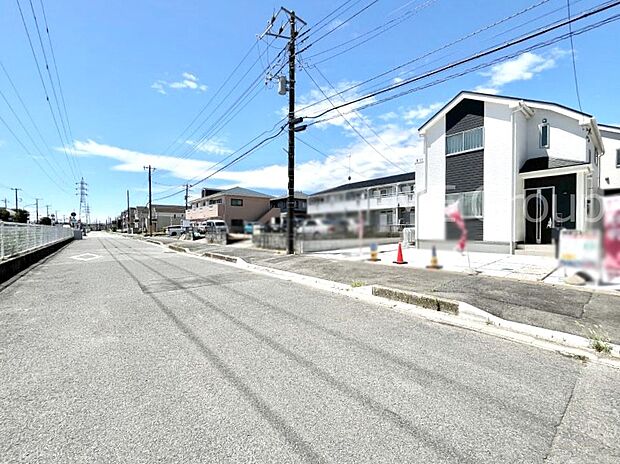 前面道路はきちんと整備されています