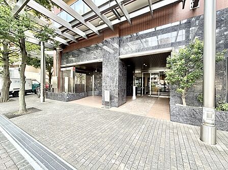 綺麗なエントランスは、居住者を優しく迎えいれてくれます