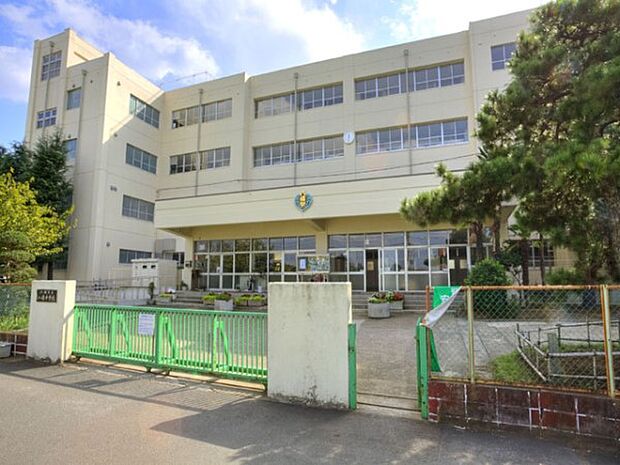 中学校 2500m 八潮市立八條中学校