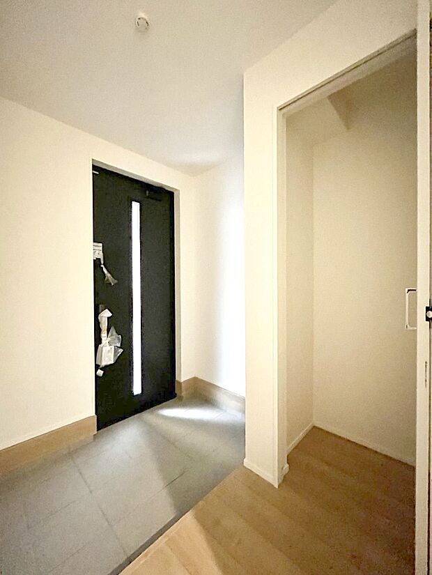 家族の帰宅やお客様をあたたかく迎える玄関