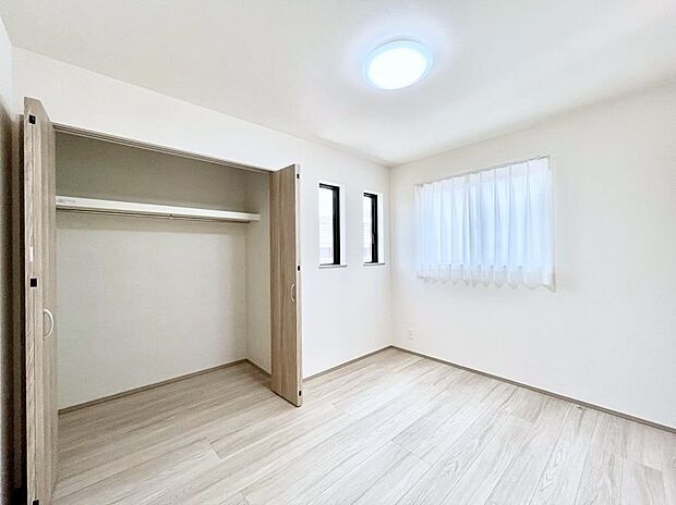 子供部屋にもおすすめな収納スペースたっぷりの居室