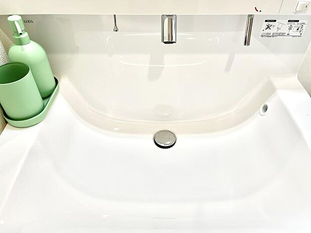 ハンドシャワー付き!使いやすい洗面台。