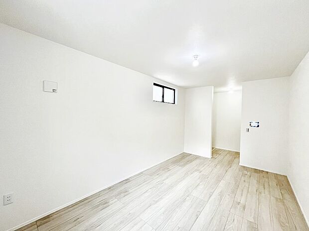 ウォークインクローゼットがあるお部屋。季節ごとの入れ替えも不要で便利です!