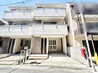 外観:たっぷりの陽光と心地よい風が舞い込む住まい 外観:たっぷりの陽光と心地よい風が舞い込む住まい