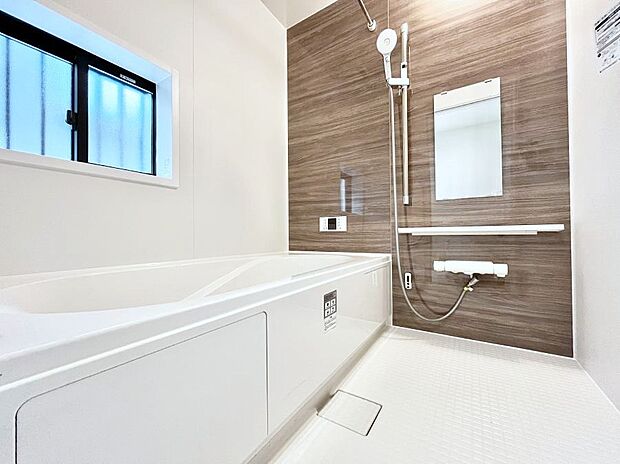 落ち着いた雰囲気でゆっくりお寛ぎいただけるバスルーム