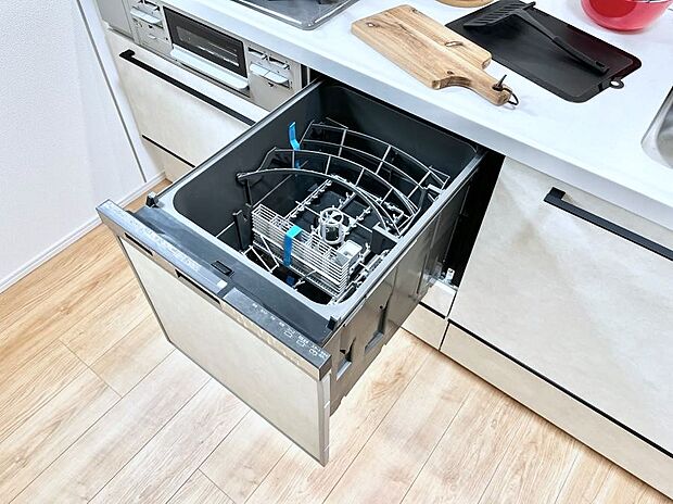 面倒なお片づけは食洗機にお任せ！家事の負担が減って、時間にも気持ちにもゆとりができます。