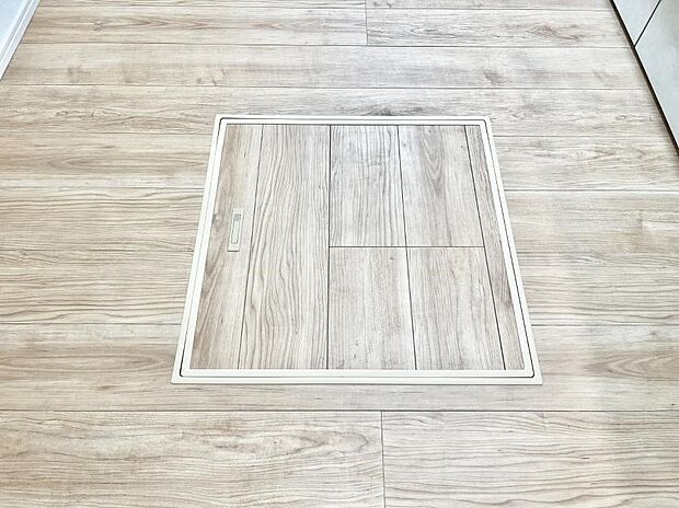 床下収納付き!日用品・非常用品の収納にも大活躍。
