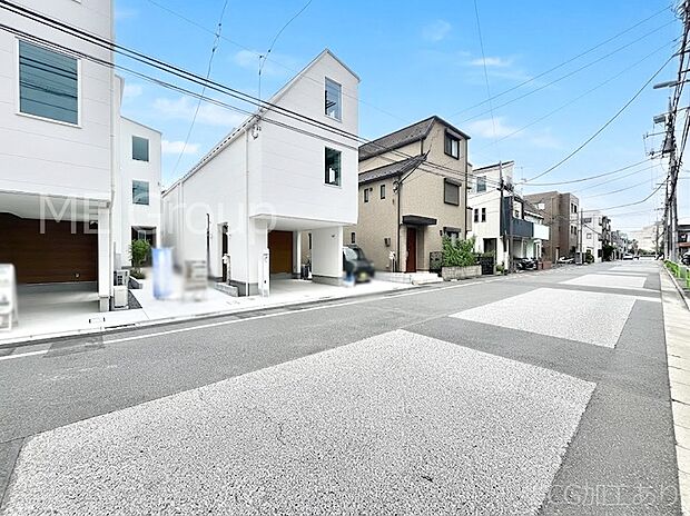 前面道路はきちんと整備されています