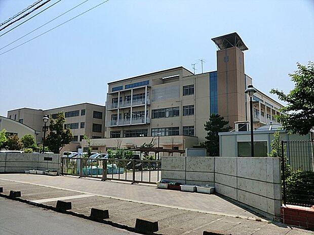 小学校 650m 草加市立西町小学校