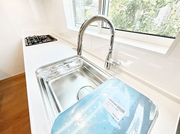 いつでも清潔なおいしいお水を。一つの水栓で水道水と浄水を使い分け。