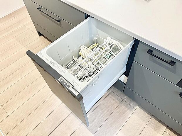 面倒なお片づけは食洗機にお任せ！家事の負担が減って、時間にも気持ちにもゆとりができます。