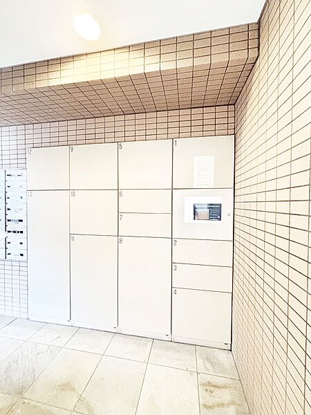 留守時のお荷物の受け取りもできる宅配ボックス