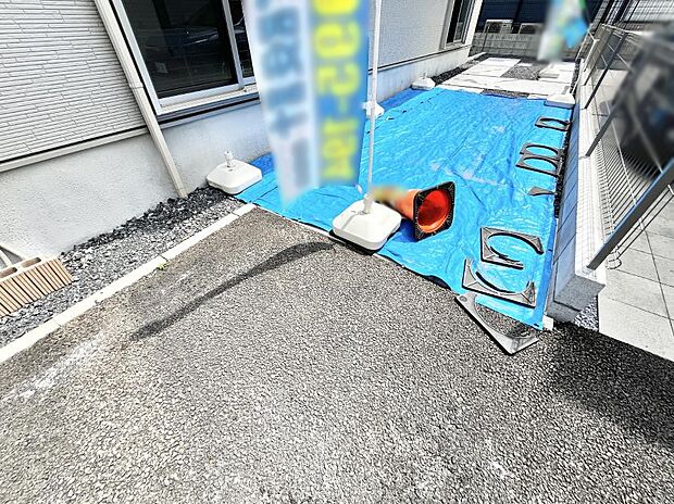 駐車2台可能!急なお客様の駐車に。また、ご家族の自転車スペースとしても大活躍。