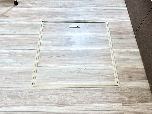 床下収納付き!日用品・非常用品の収納にも大活躍。