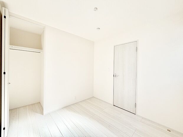 子供部屋にもおすすめな収納スペースたっぷりの居室