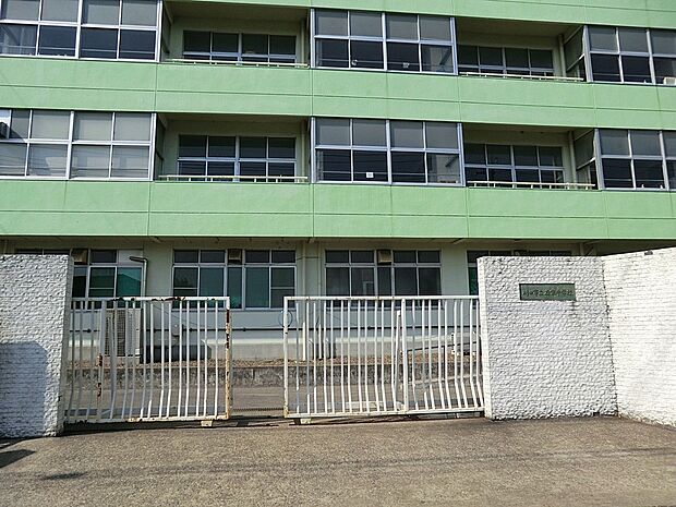 中学校 600m 川口市立在家中学校