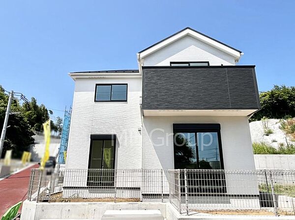 洗練された外観、上質な住空間が広がる室内は永く安心して過ごせる住居です。