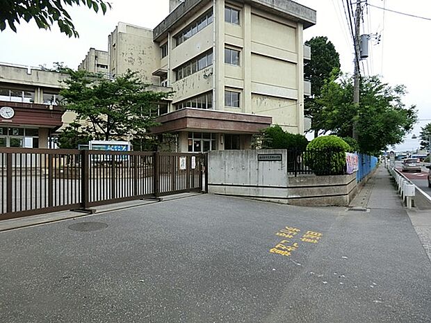 小学校 900m 春日部市立豊野小学校