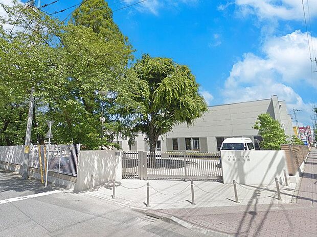 幼稚園・保育園 400m 認定こども園清泉幼稚園