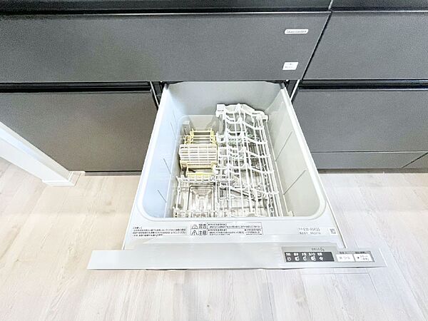 面倒なお片づけは食洗機にお任せ！家事の負担が減って、時間にも気持ちにもゆとりができます。