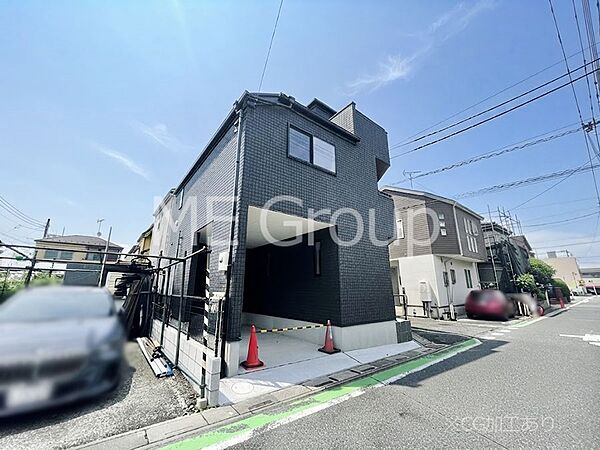 ゆとりある接道で駐車の苦手な方もラクラク