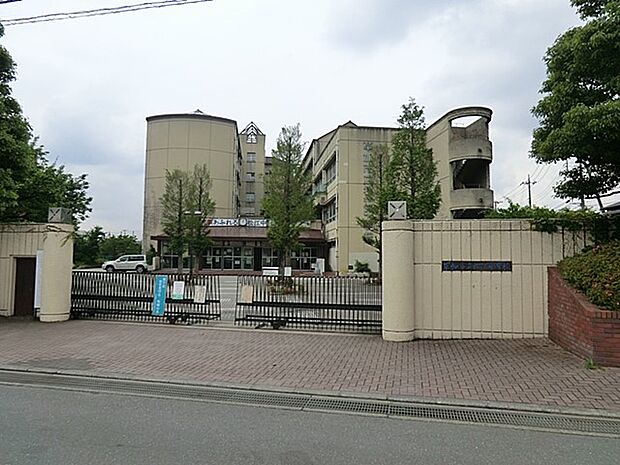 中学校 1120m 草加市立松江中学校