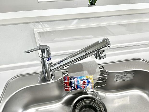 いつでも清潔なおいしいお水を。一つの水栓で水道水と浄水を使い分け。