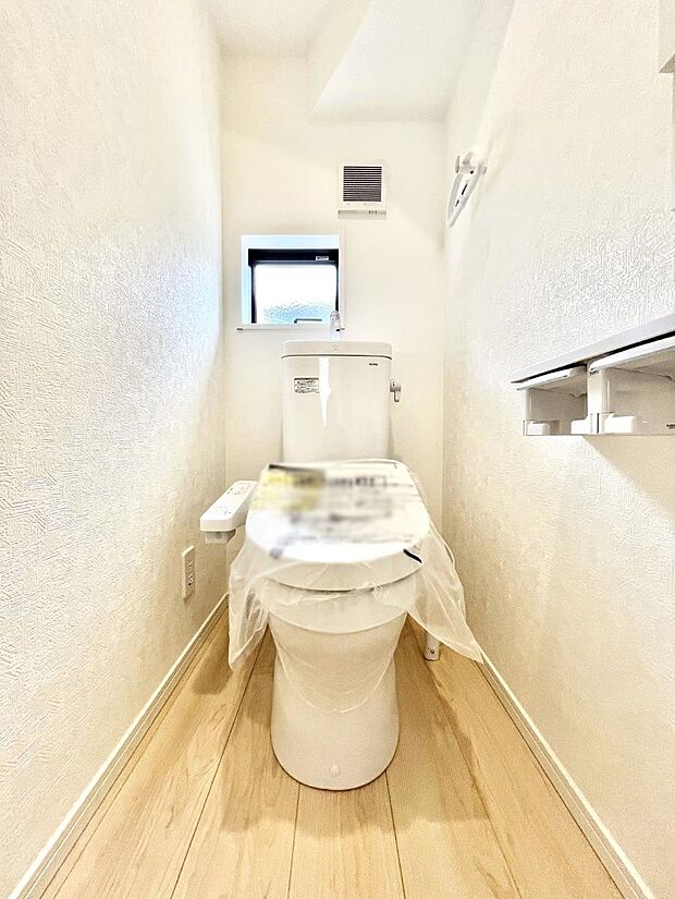 トイレは1階と2階それぞれに配置されていてとても便利です。 