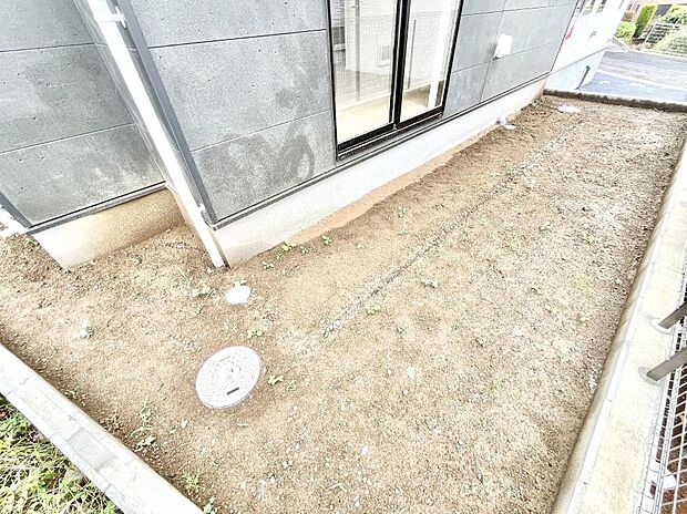シンプルで落ち着きのある建物は住むかたの個性でオリジナルなものになっていきます。