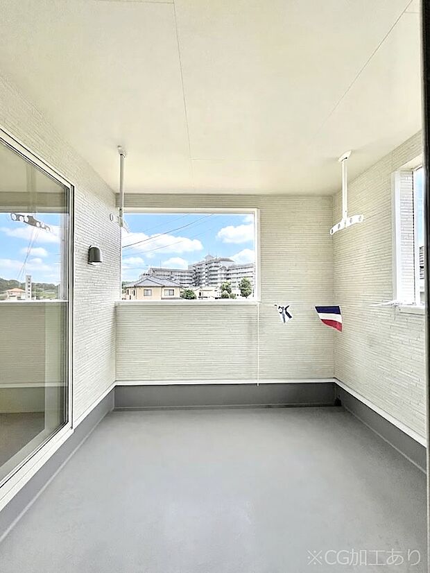 上部に屋根がかかっているので急な雨の時にも安心です。