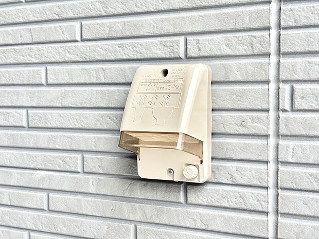 便利な電源コンセントは玄関先とバルコニーにも設置されています。
