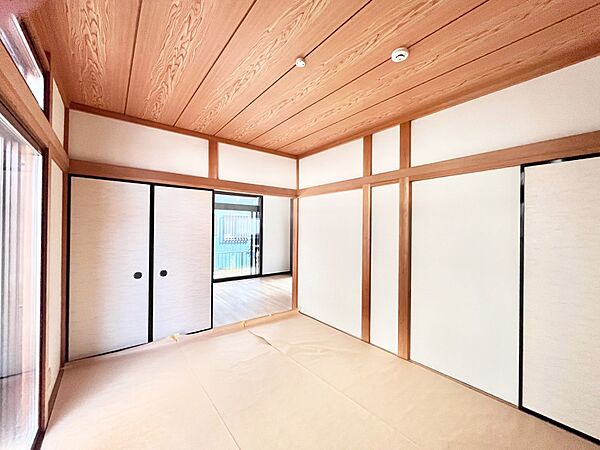 リビング隣接の和洋室は毎日の暮らしに癒しと安らぎをもたらしてくれます
