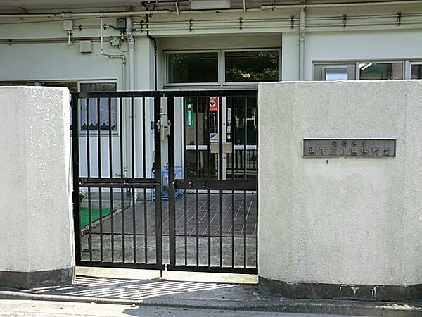 幼稚園・保育園 300m 板橋区立坂下三丁目保育園