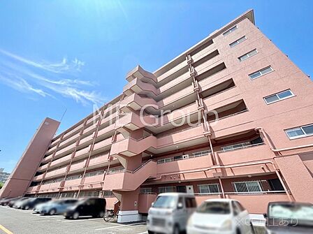 生活に便利な地に伸びやかな家族の生活風景を描く住まい
